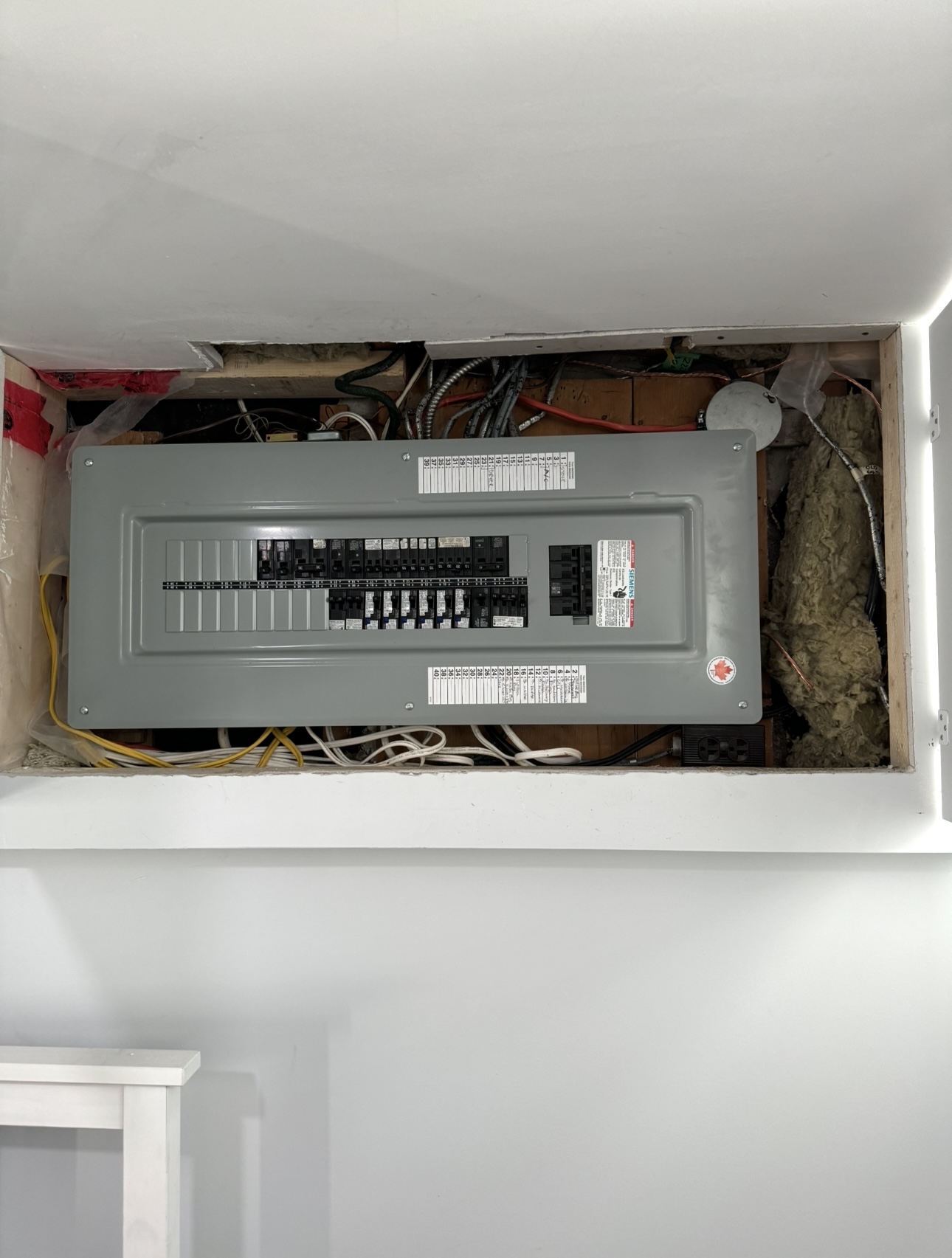 200 amp panel upgrade installation by licensed electrician in East Credit, Mississauga