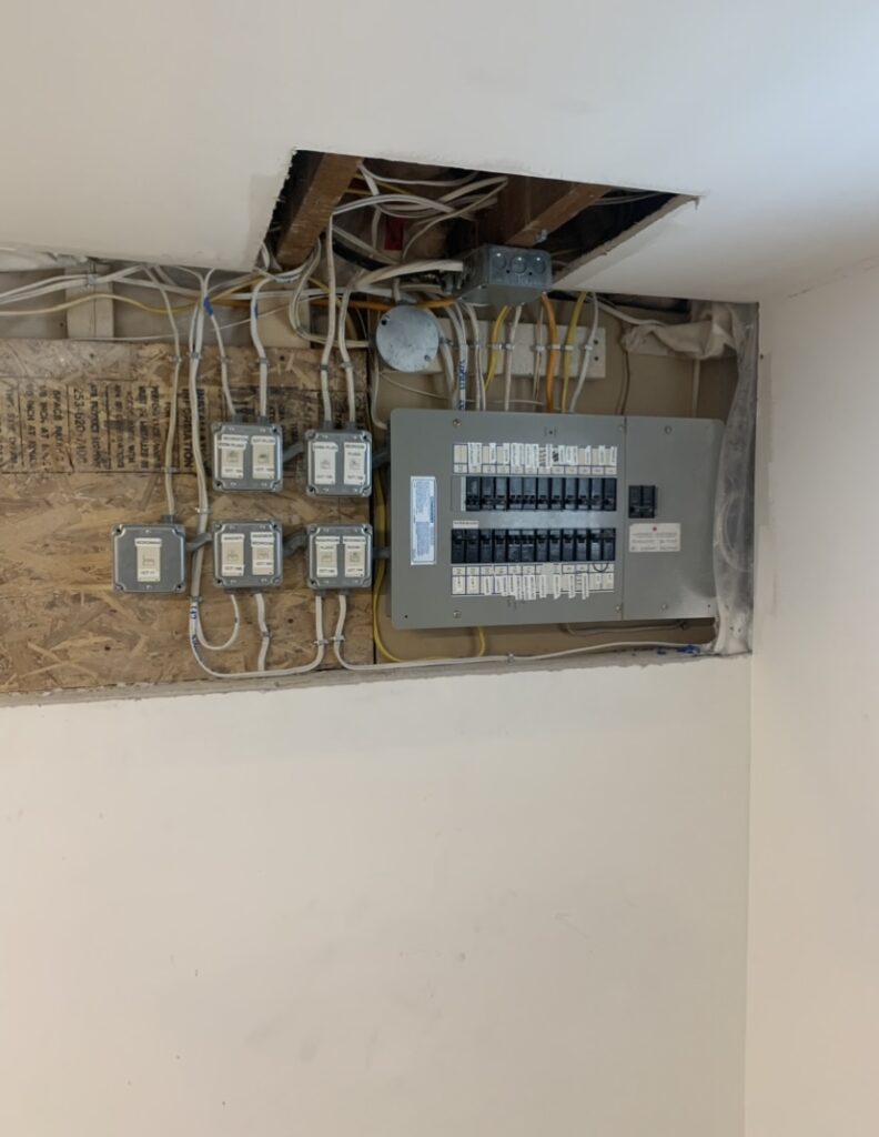 Electrical panel upgrade to 200 amps in Mississauga home